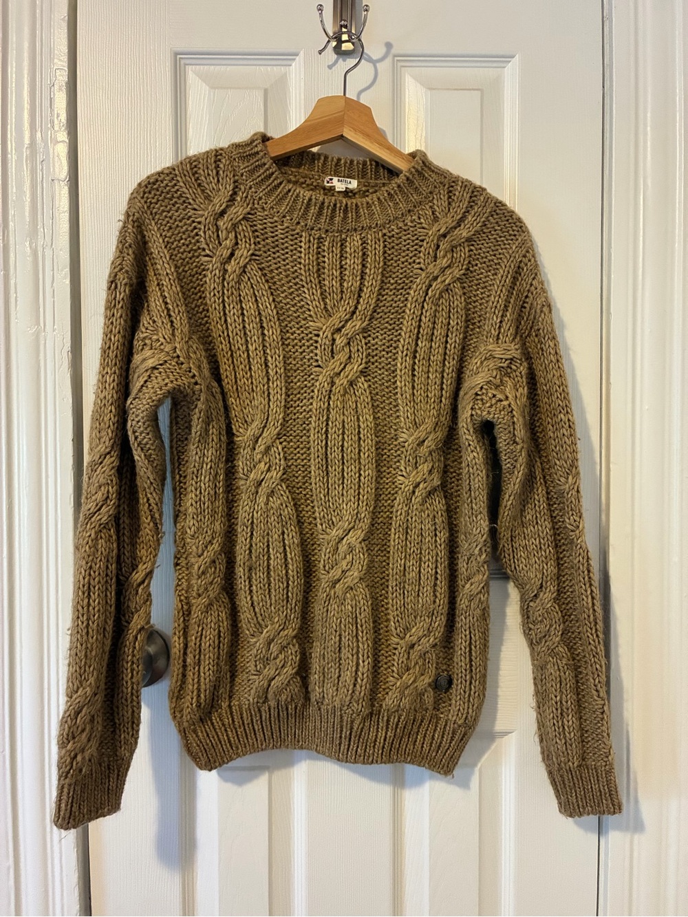 BATELA Chunky Cable Crewneck Wool Sweater